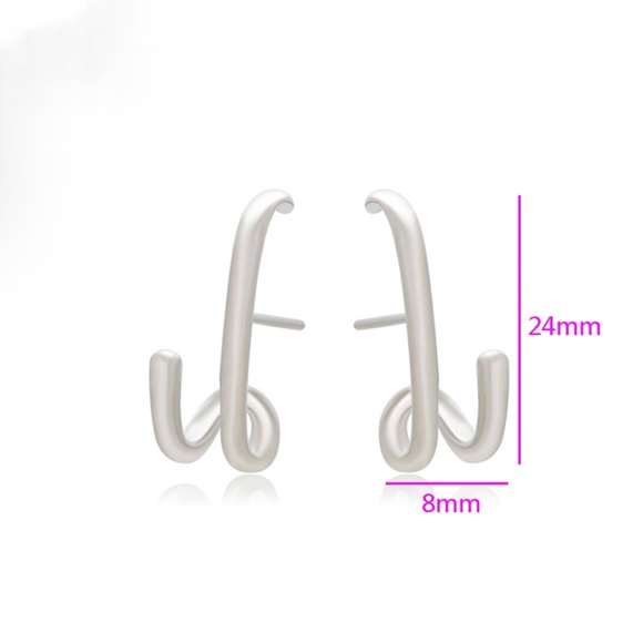 Claw Stud Earrings | Platinum Plated | Luxury Jewelry - Picture 5 of 13